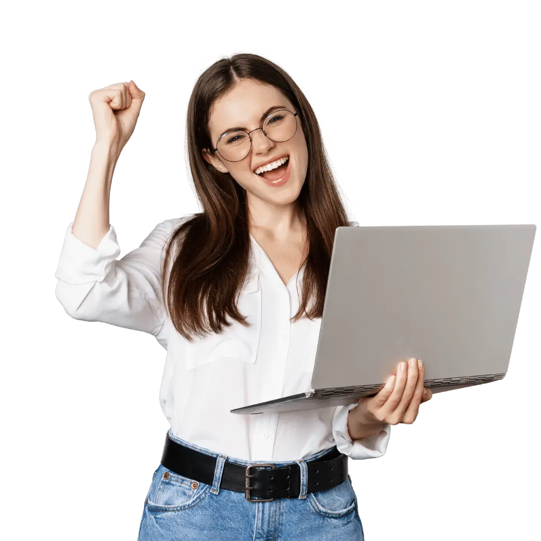 Mujer sosteniendo laptop